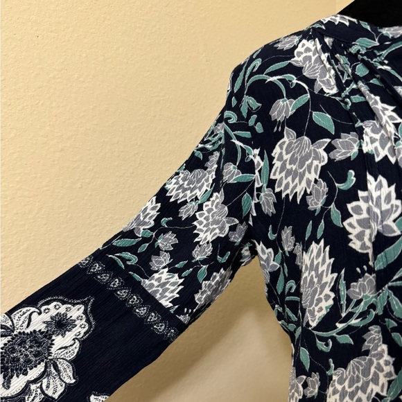 Fun2Fun Black Floral Popover Career Top Blouse (Size S) - Picture 3 of 8